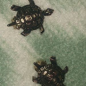 Jolle vintage earrings